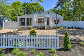 Adorable West Yarmouth Home about 2 Mi to Beach!